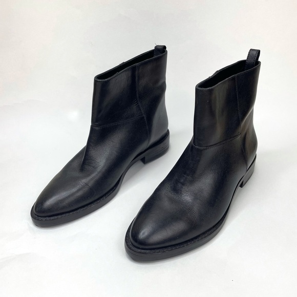Theory Shoes - Olivier Theyskens x Theory Black Leather Almond Toe Chelsea Boots EU37